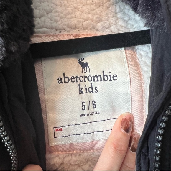 Abercrombie Kids girls jacket size: 5/6 color: black/ white - Picture 8 of 8